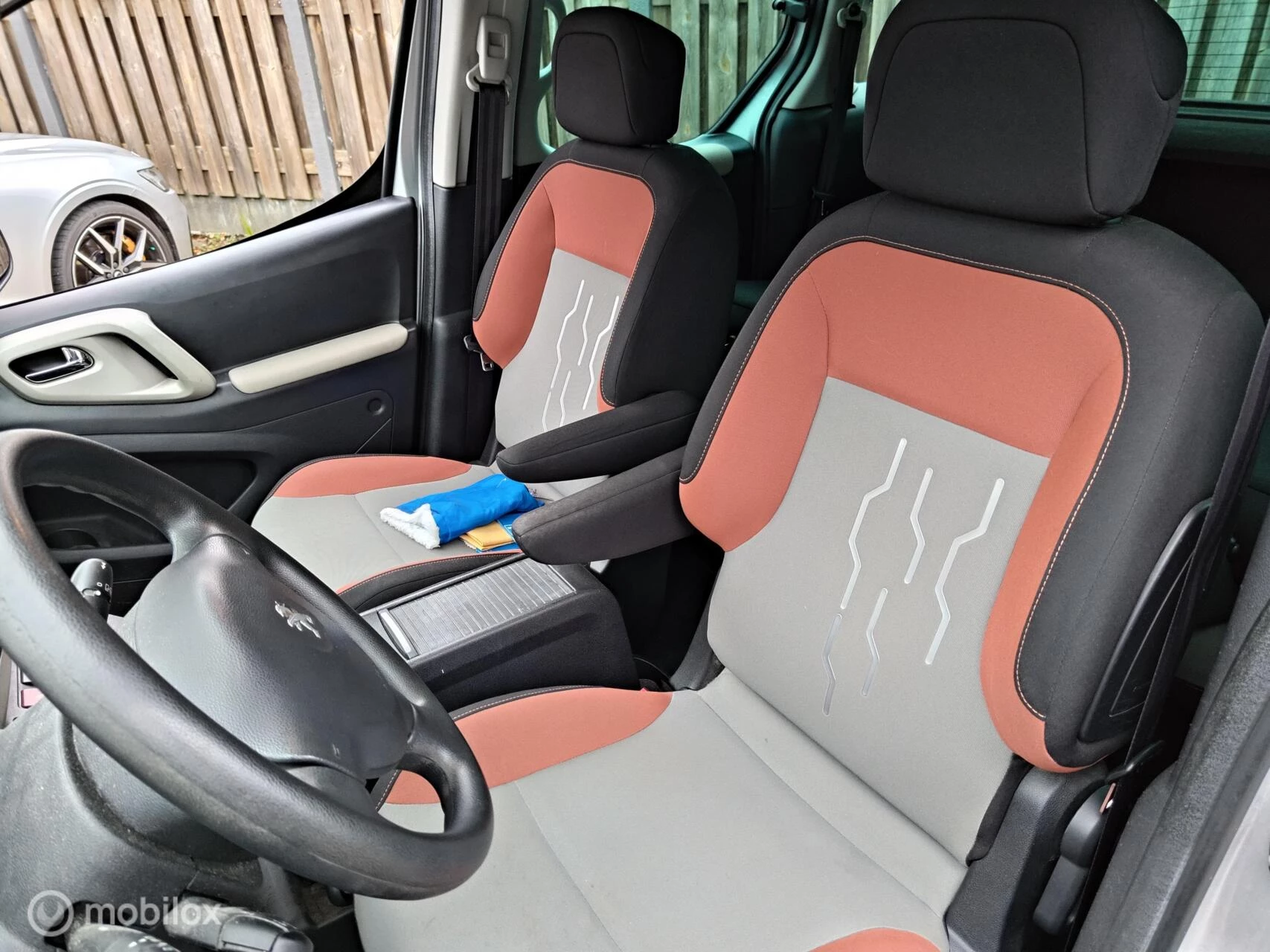 Hoofdafbeelding Peugeot Partner
