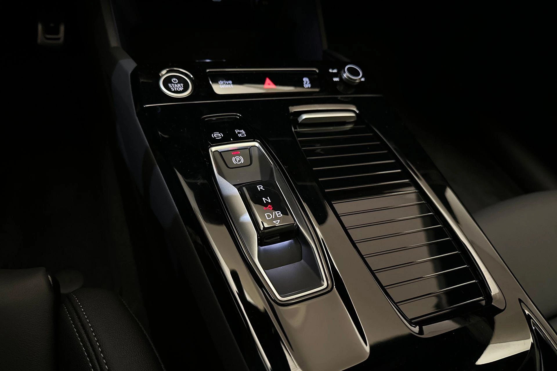 Hoofdafbeelding Audi A6 e-tron