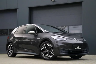 Volkswagen ID.3 First Plus 58 kWh AppleCarplay AdaptivCruise Camera Stoel/stuur Verwarming Lmv Uistraling! 58000KM BJ2020