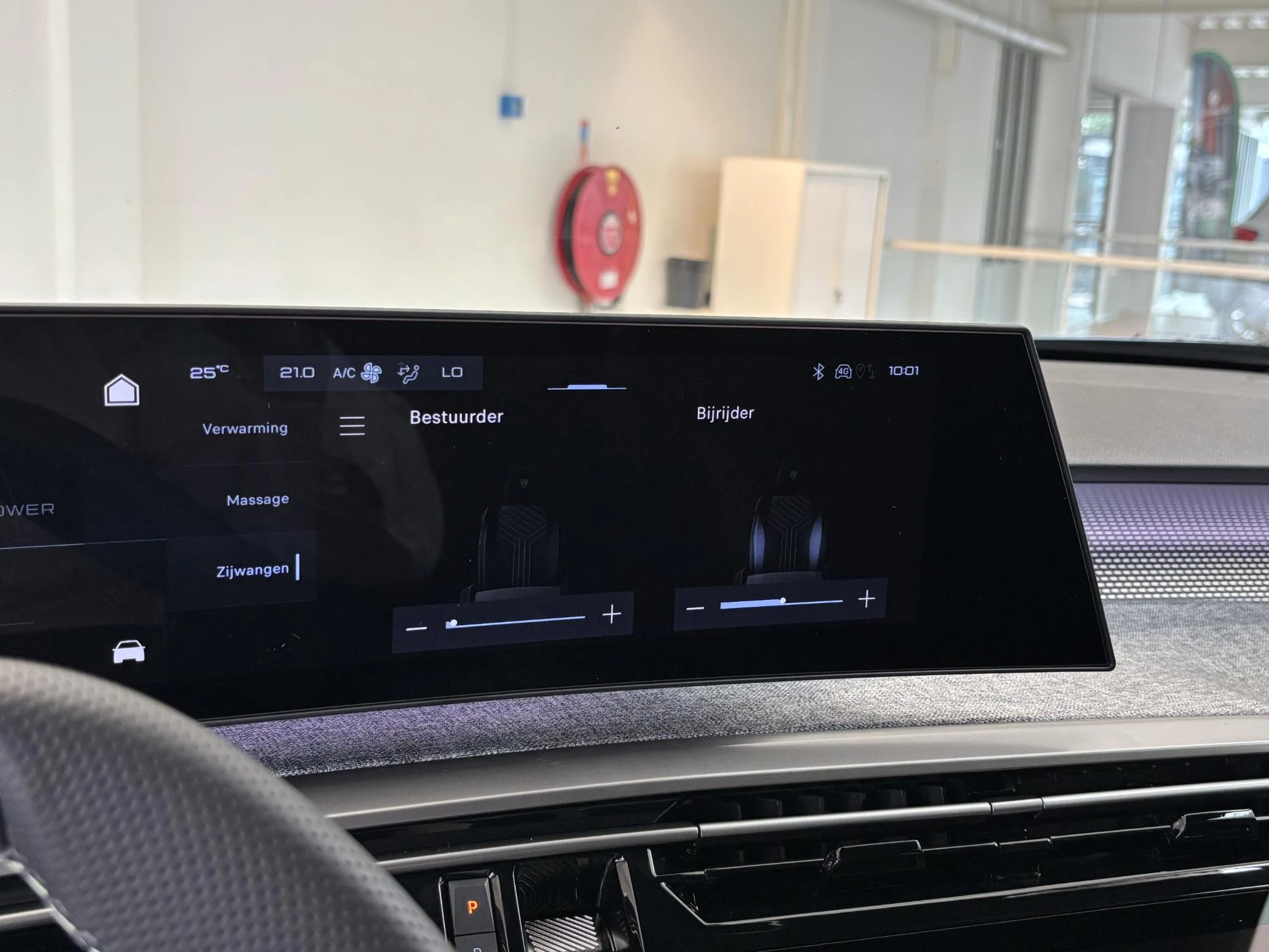 Hoofdafbeelding Peugeot e-5008
