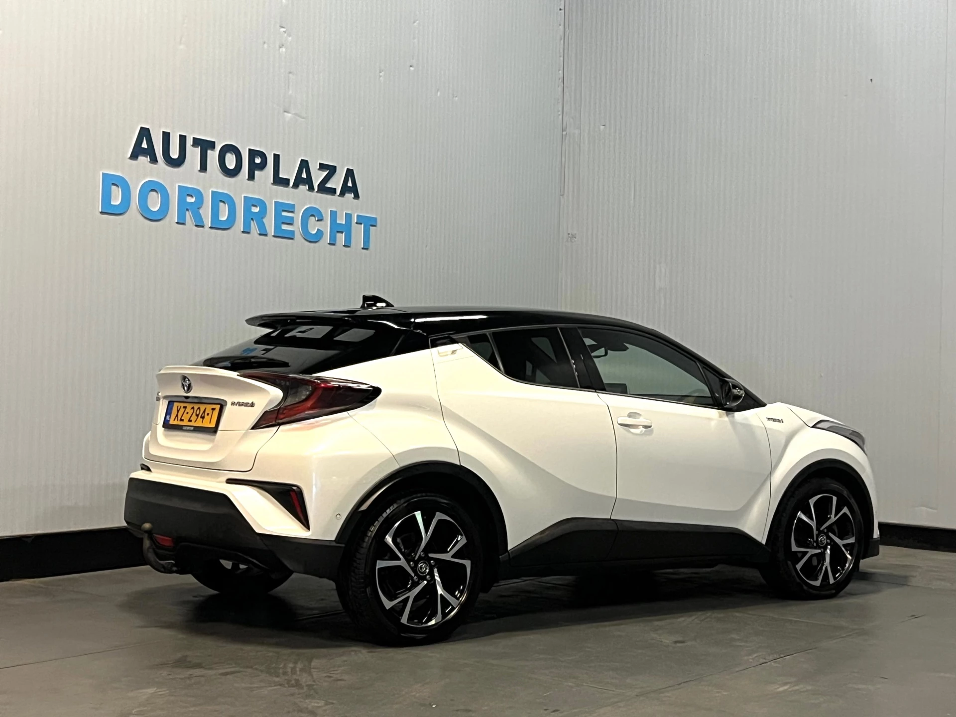 Hoofdafbeelding Toyota C-HR