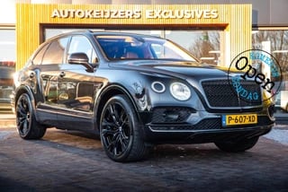 Hoofdafbeelding Bentley Bentayga Bentley Bentayga 6.0 W12 black on black Panodak Leer Massage 360 Cam. DAB+ W12