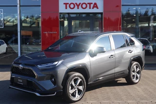 Toyota RAV4 2.5 PLUG-IN HYBRID AWD DYNAMIC NIEUW & DIRECT LEVERBAAR! STOELVERW. NAVI 1500KG TREKGEW. APPLE/ANDROID CAMERA PARK-SENSOREN KEYLESS 18" LM-VELGEN AD-CRUISE