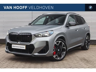 Hoofdafbeelding BMW X1 BMW X1 M35i High Executive Automaat / Panoramadak / M Sportstoelen / Adaptief M Onderstel / Adaptieve LED / Comfort Access / Parking Assistant Plus