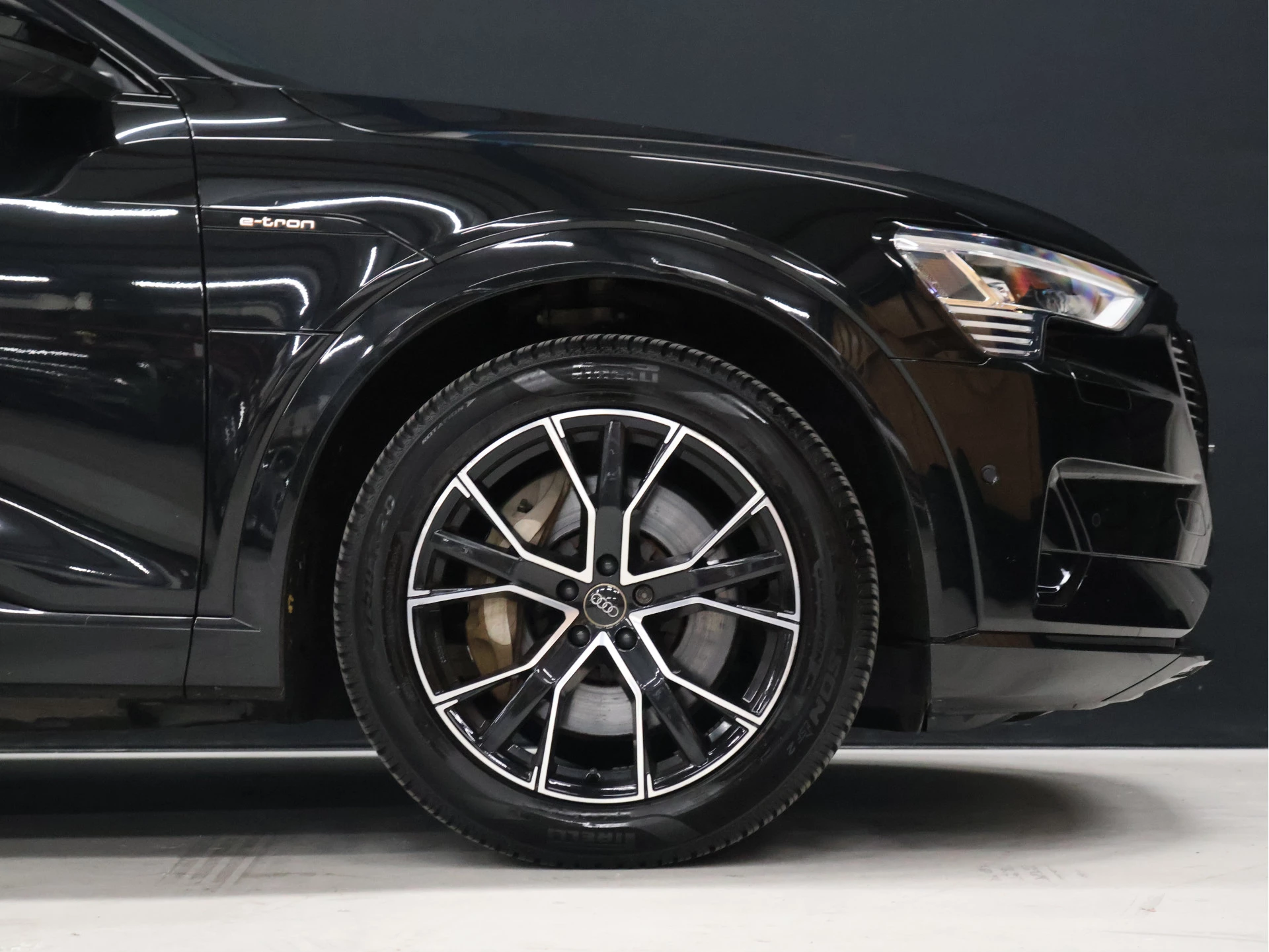 Hoofdafbeelding Audi e-tron