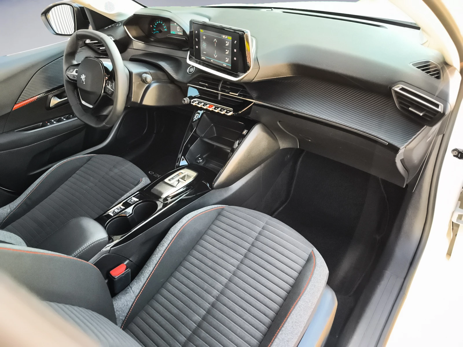 Hoofdafbeelding Peugeot e-208