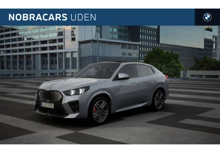 Hoofdafbeelding BMW iX2 BMW iX2 eDrive20 M Sport / Panoramadak / Sportstoelen / Achteruitrijcamera / M Adaptief onderstel / Adaptieve LED / Comfort Access / Stoelverwarming