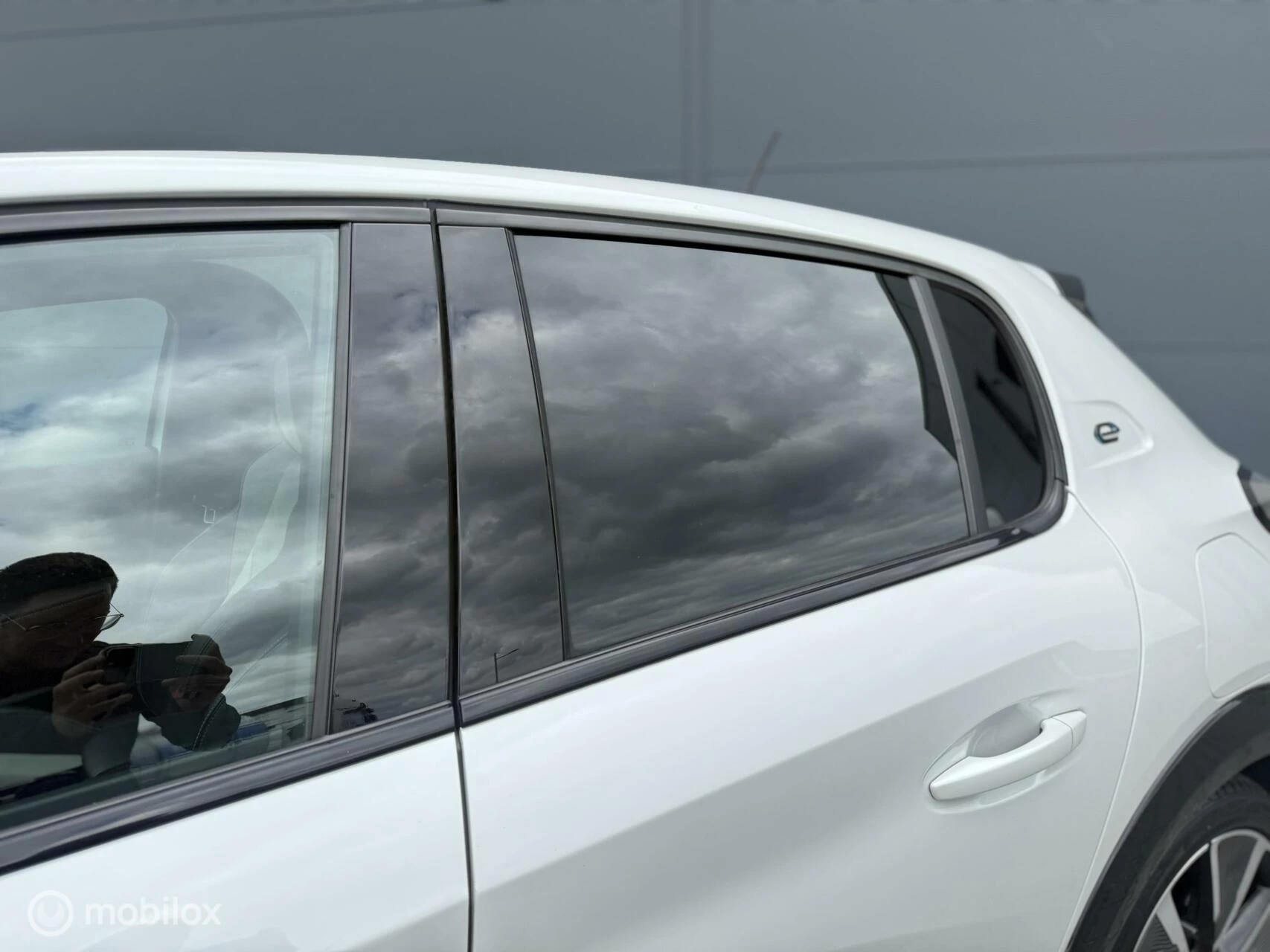 Hoofdafbeelding Peugeot e-208