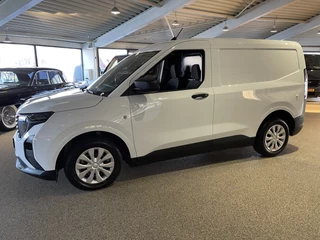 Ford Transit Courier 1.0 EcoBoost Trend benzine grijs kenteken / zo goed als nieuw / fabrieksgarantie tot 07-03-2026 / vaste prijs rijklaar € 19.950 ex / lease vanaf € 336 / direct leverbaar