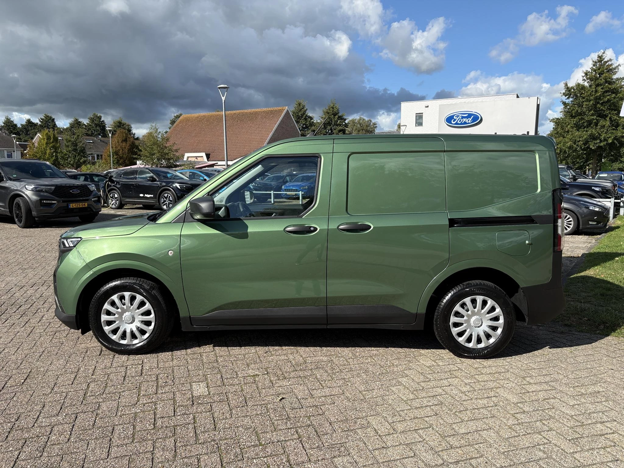 Hoofdafbeelding Ford Transit Courier