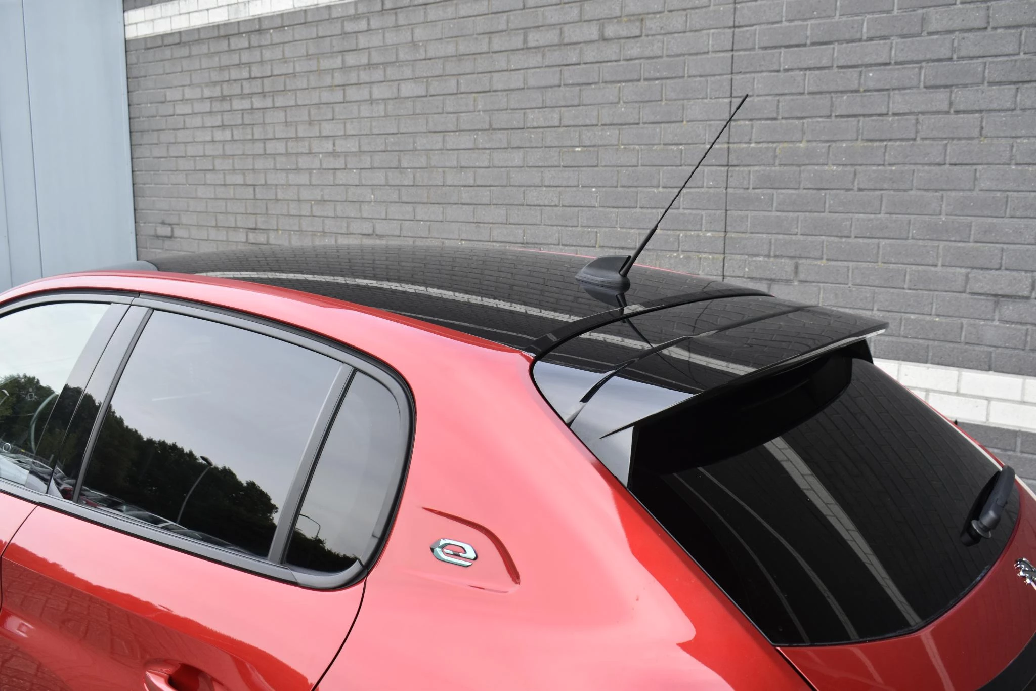 Hoofdafbeelding Peugeot e-208