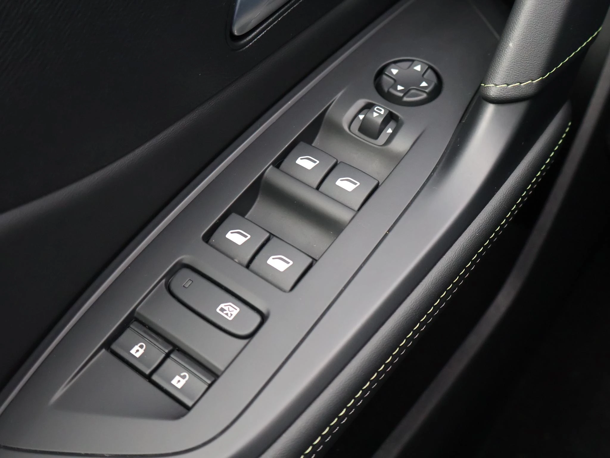 Hoofdafbeelding Peugeot e-308