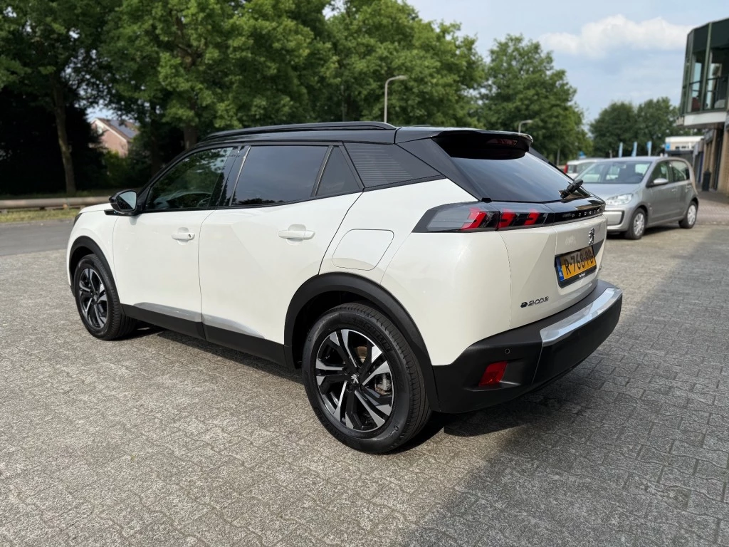Hoofdafbeelding Peugeot e-2008