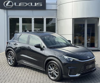 Hoofdafbeelding Lexus LBX Lexus LBX 2WD Elegant STOELVERW STUURVERW BLIND-SPOT EL-ACHTERKLEP
