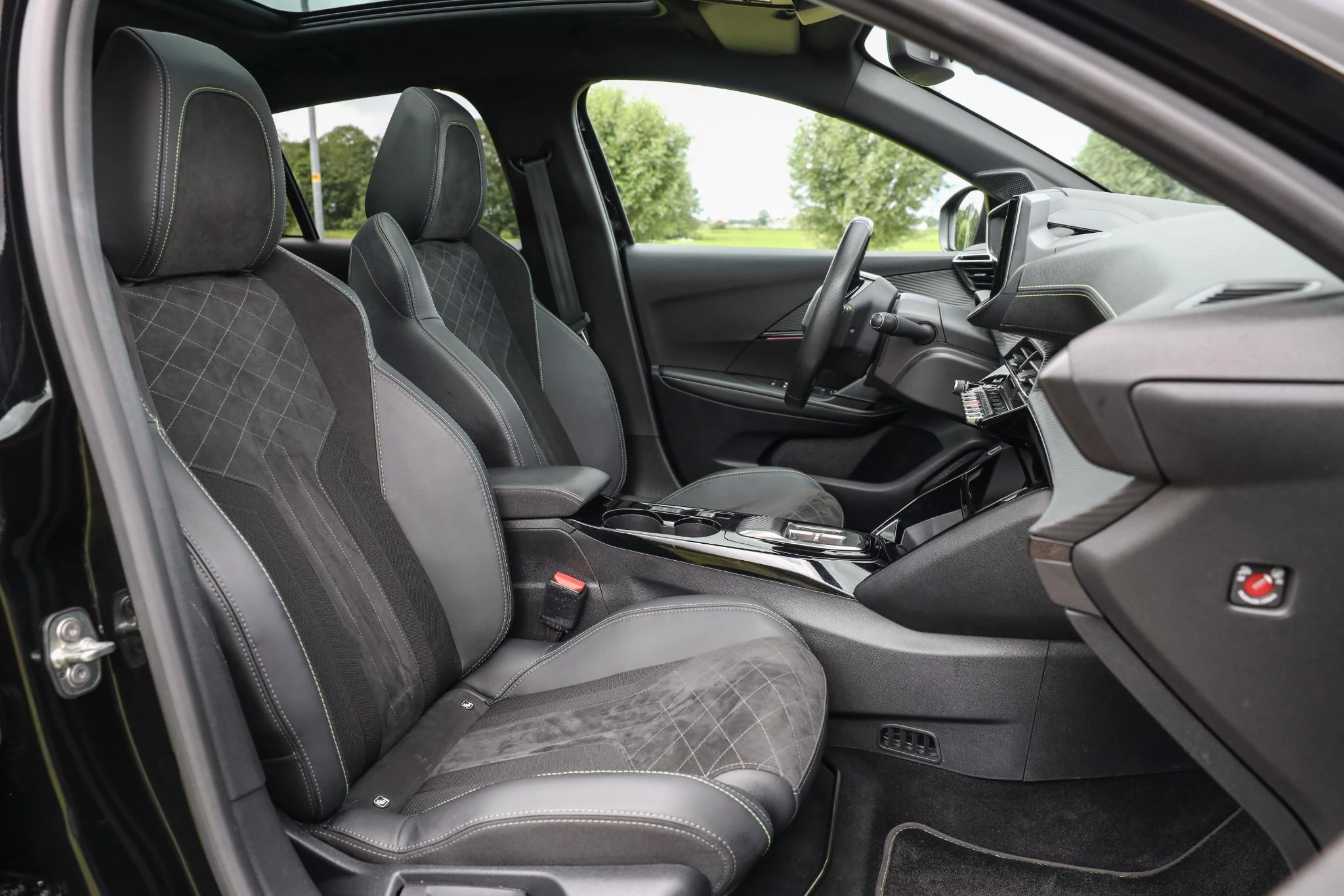 Hoofdafbeelding Peugeot e-208