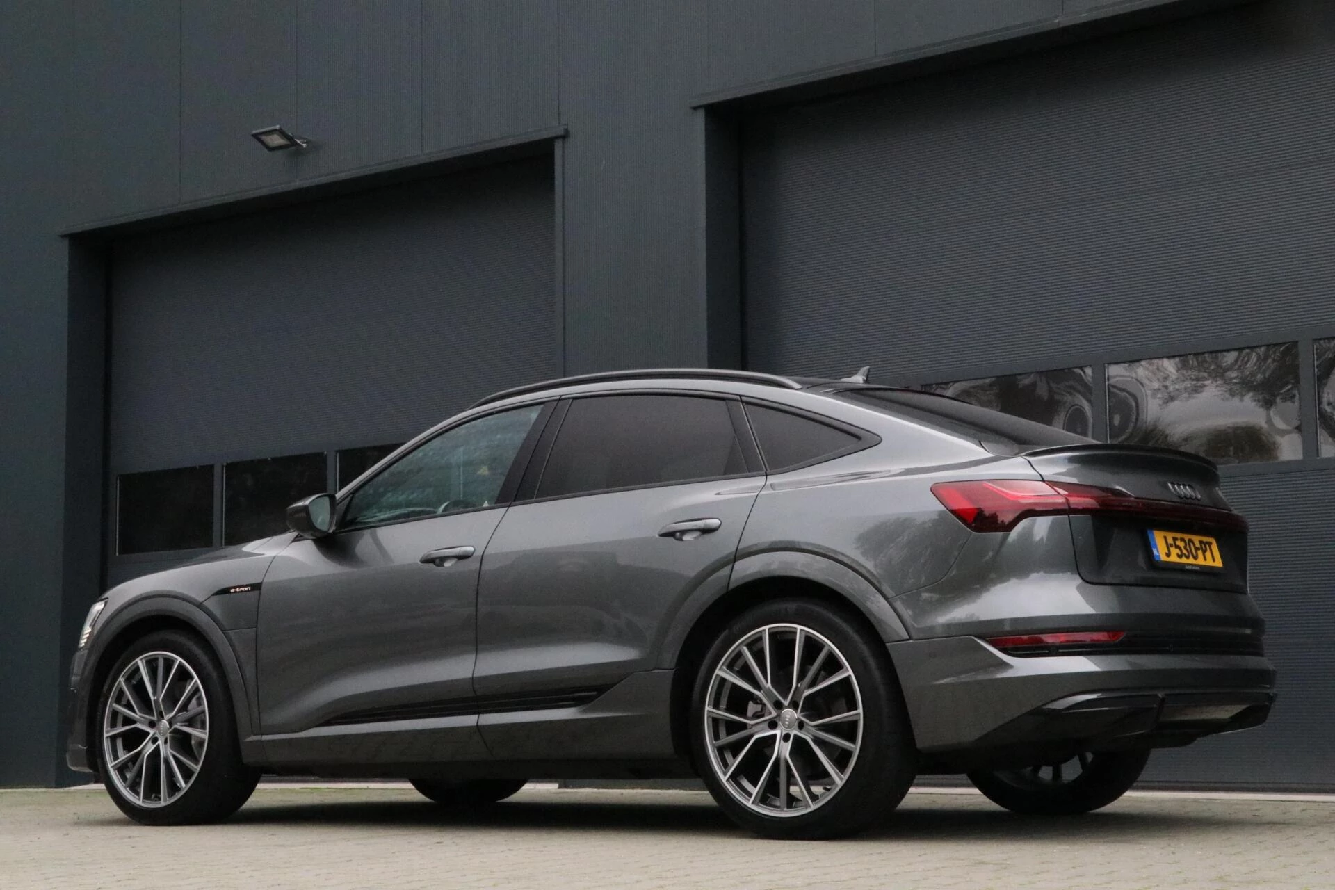 Hoofdafbeelding Audi e-tron