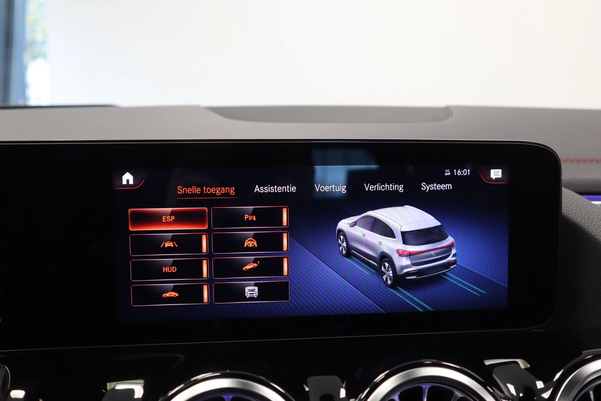 Hoofdafbeelding Mercedes-Benz EQA