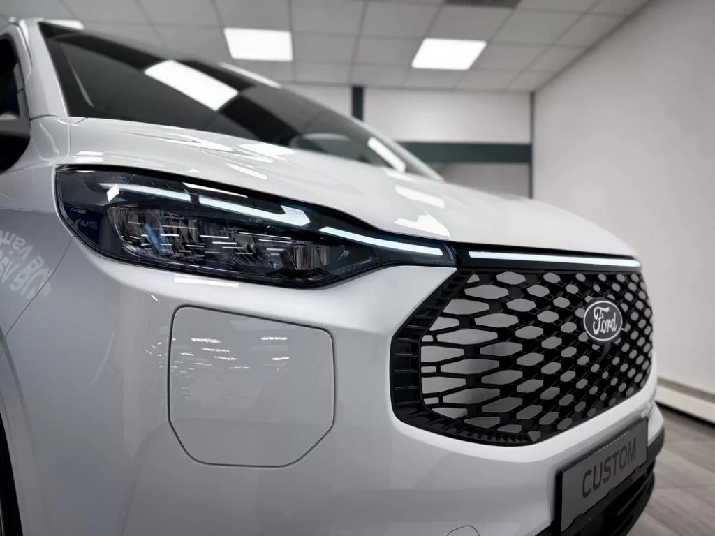 Hoofdafbeelding Ford E-Transit Custom