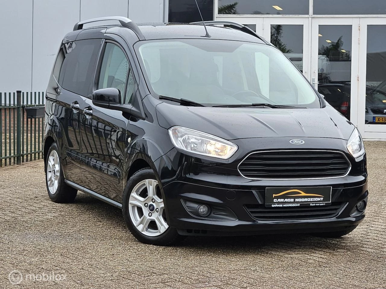 Hoofdafbeelding Ford Transit Courier