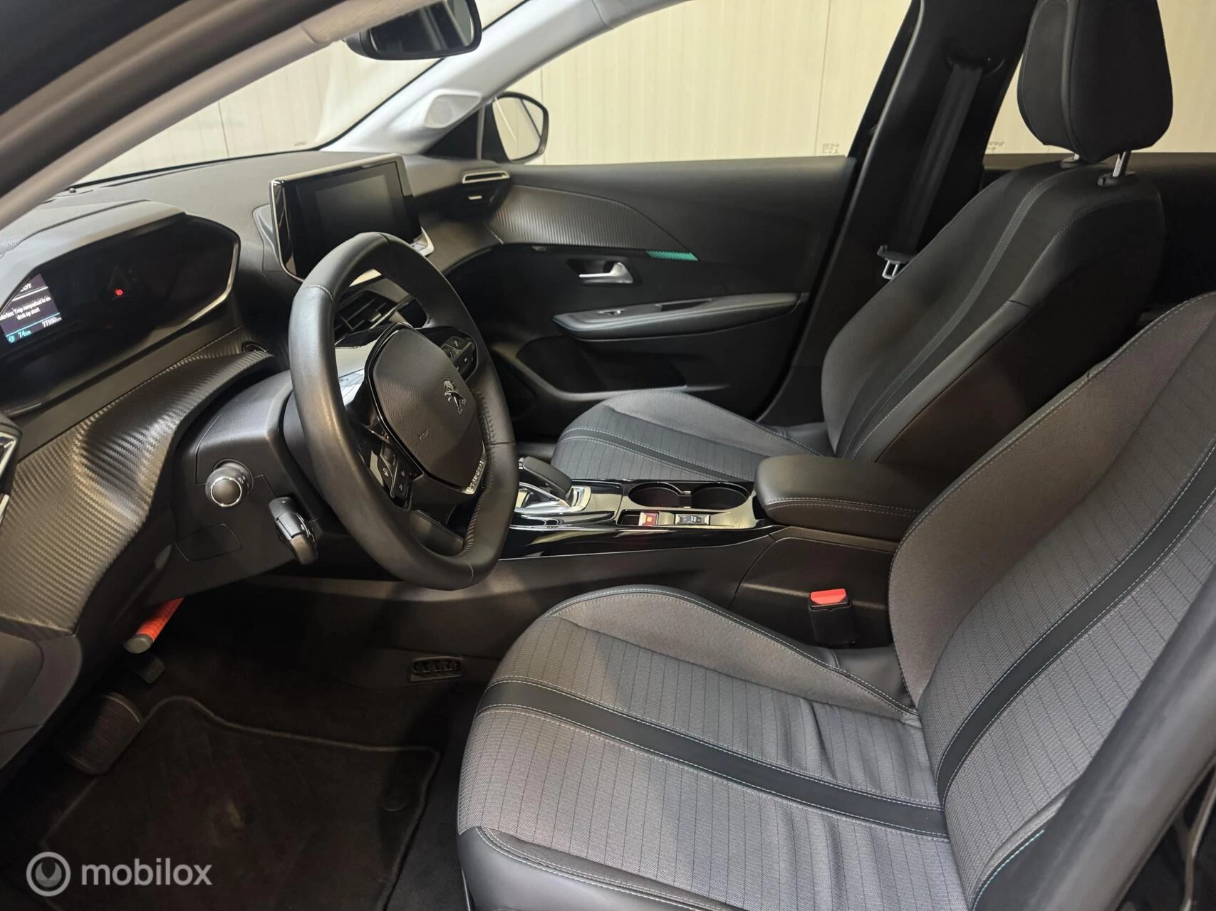 Hoofdafbeelding Peugeot e-208