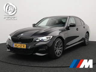 BMW 3 Serie 330e M Sport Plug In Hybrid Dealer O.H PHEV | Lederen Sportstoelen Verwarmd | Apple Carplay | Navi Full Map | Virtual Cockpit | Sfeerverlichting | 18"L.M |