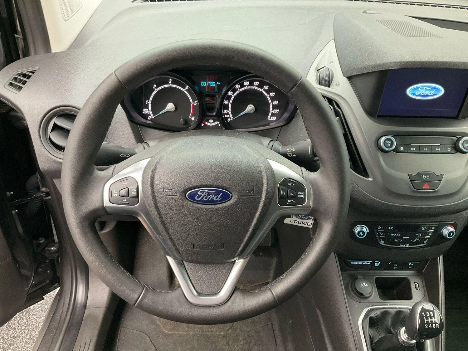 Hoofdafbeelding Ford Transit Courier