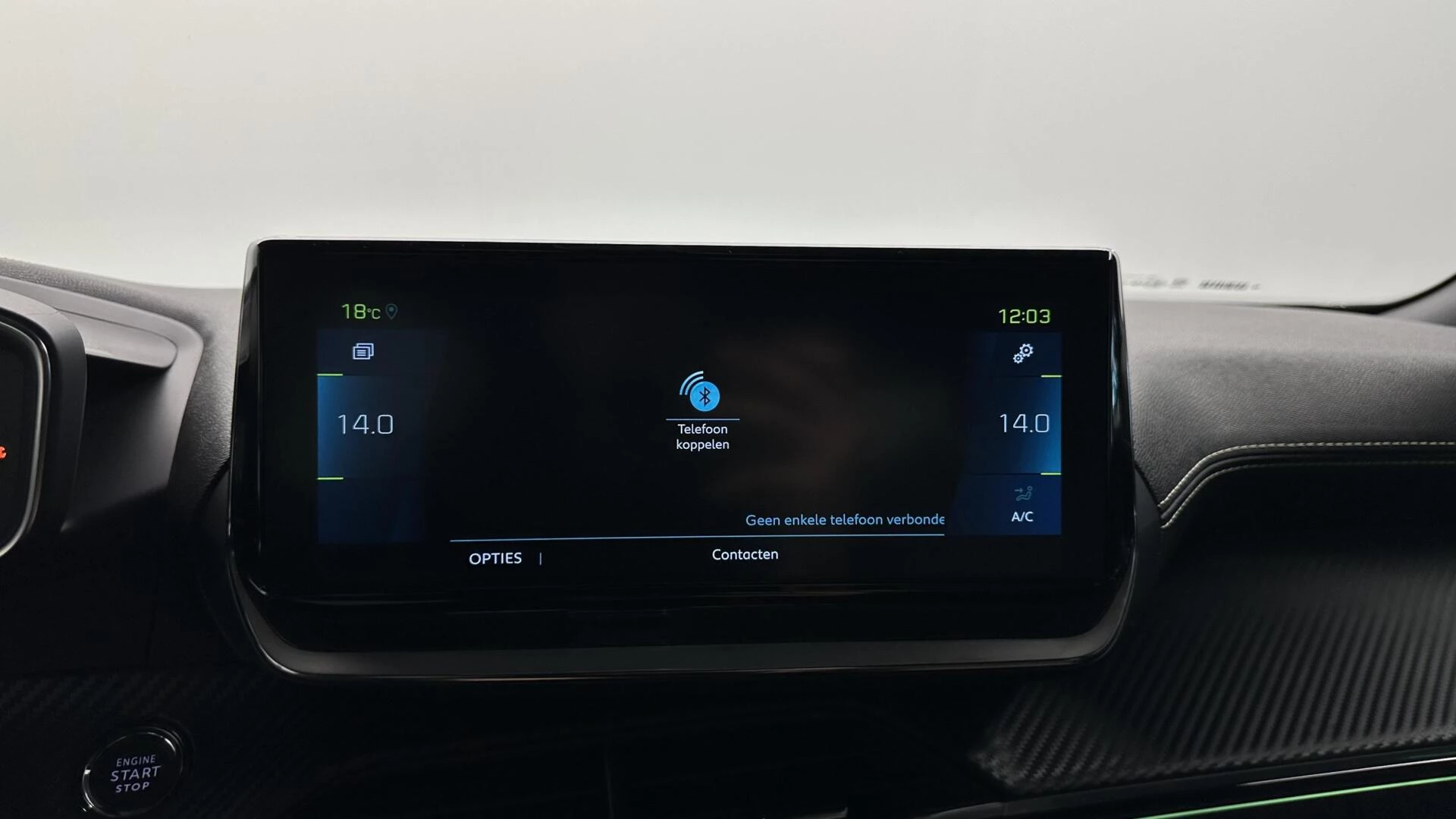 Hoofdafbeelding Peugeot e-2008