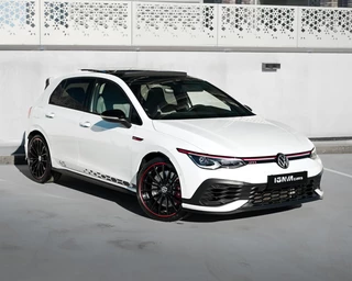 VW Golf GTI Clubsport 45| AKRA | PANO | DDC | LEER | H&K