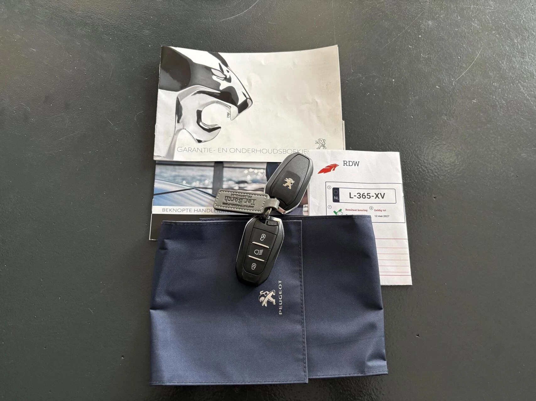 Hoofdafbeelding Peugeot e-2008