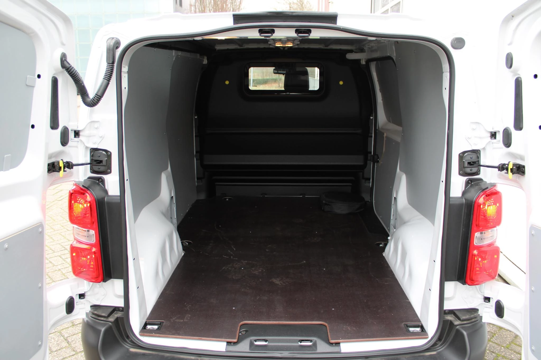 Hoofdafbeelding Peugeot e-Expert