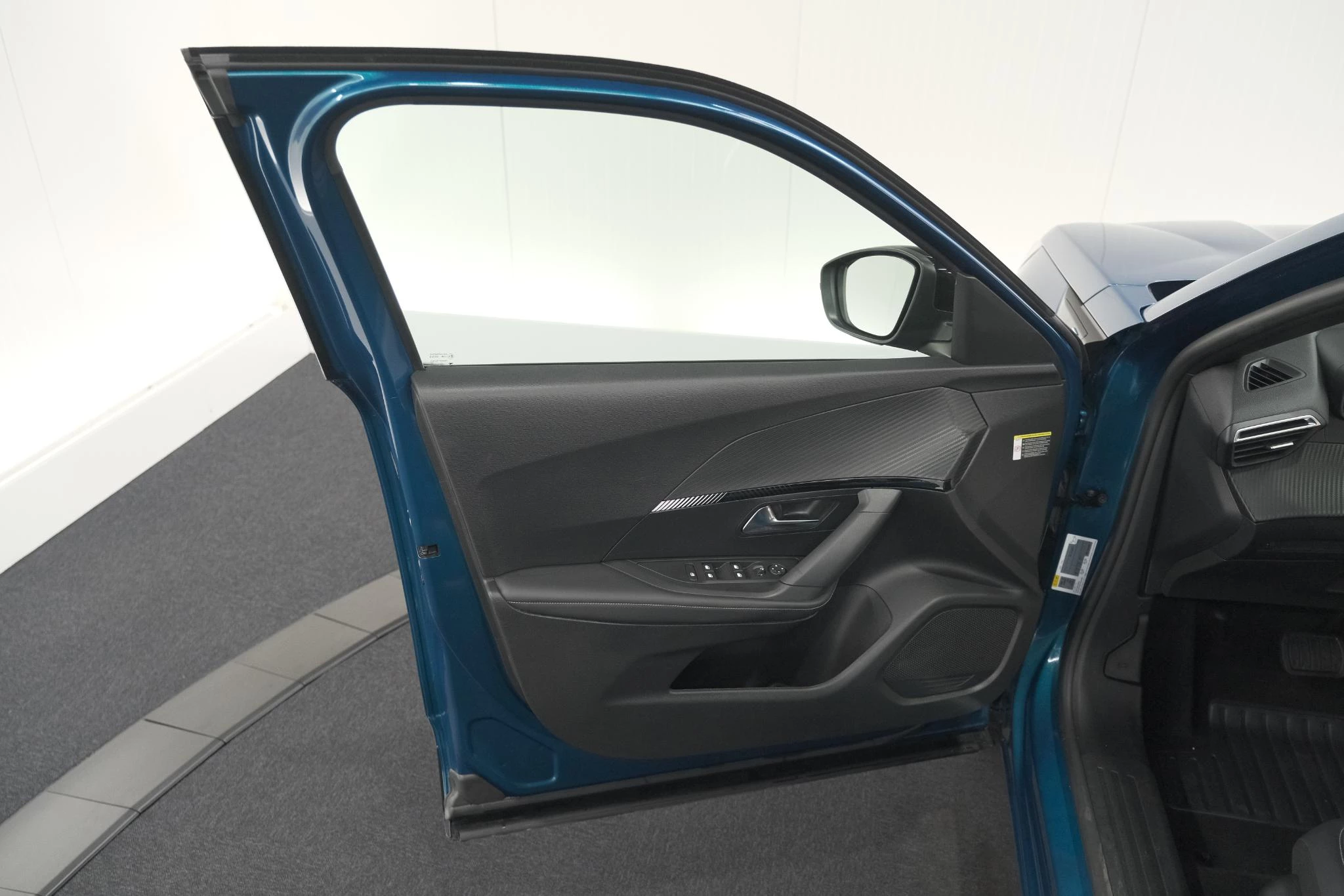 Hoofdafbeelding Peugeot e-2008