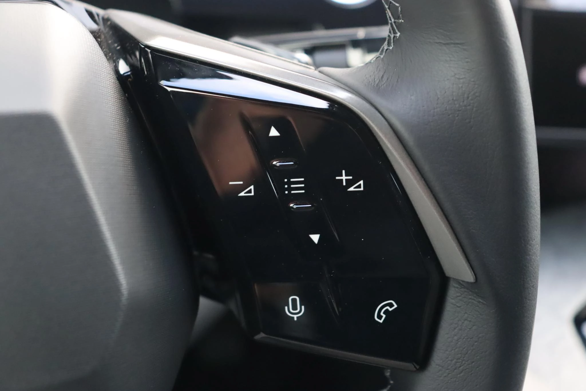 Hoofdafbeelding Peugeot e-3008