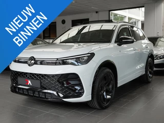 Volkswagen Tiguan 1.5 TSI R-Line | PANO | TREKHAAK | BLACK LINE | 360° CAMERA | MASSAGE