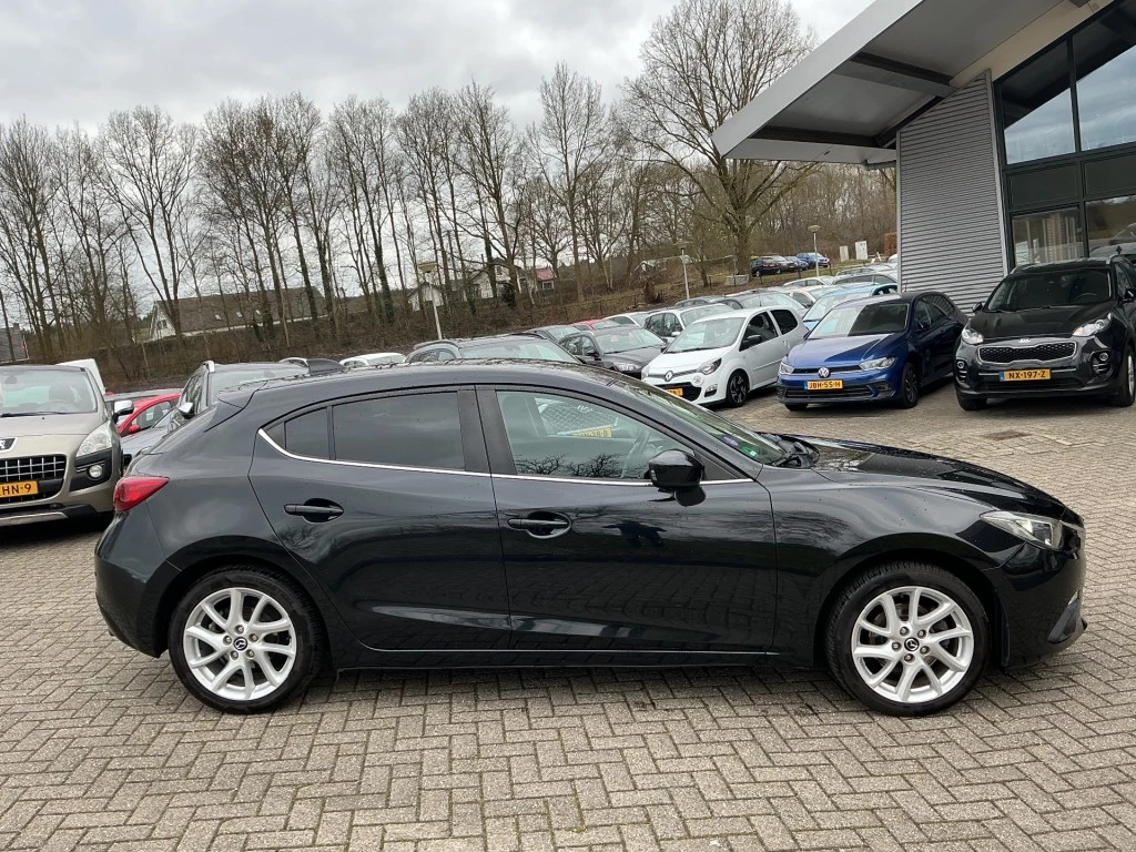 Hoofdafbeelding Mazda 3
