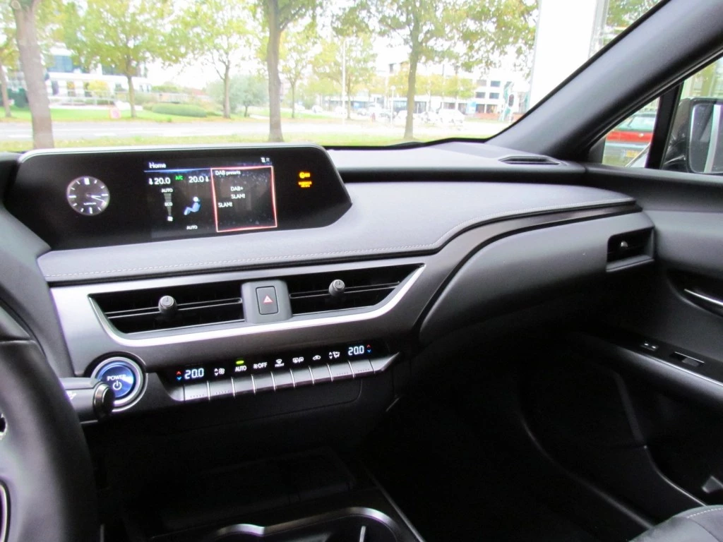 Hoofdafbeelding Lexus UX