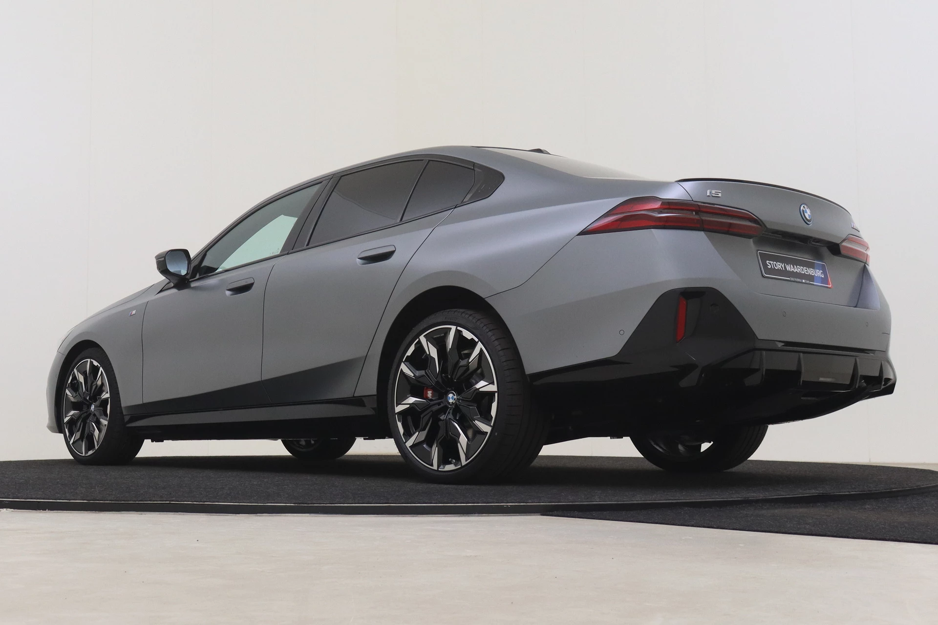 Hoofdafbeelding BMW i5