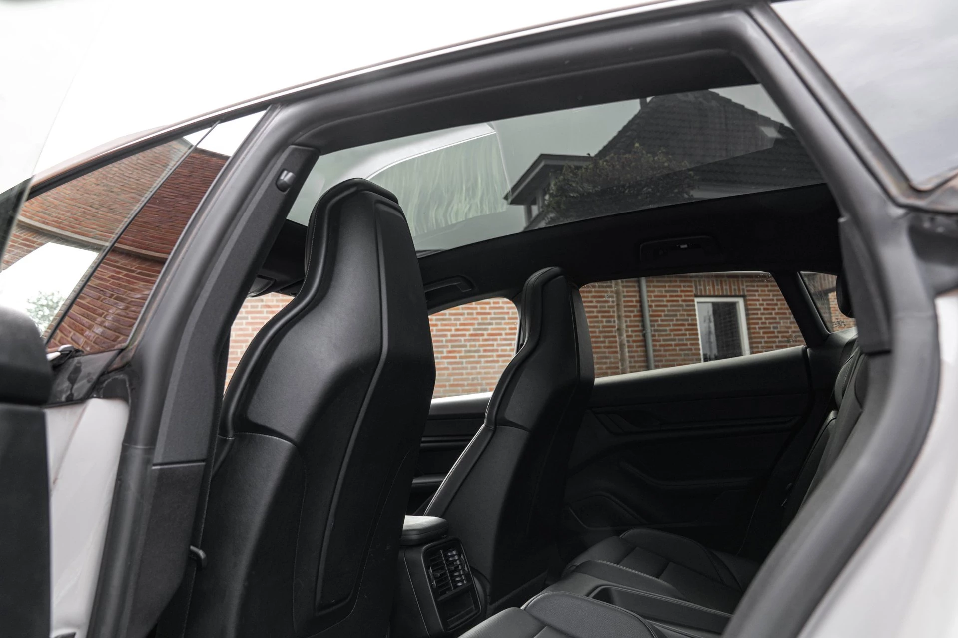 Hoofdafbeelding Porsche Taycan