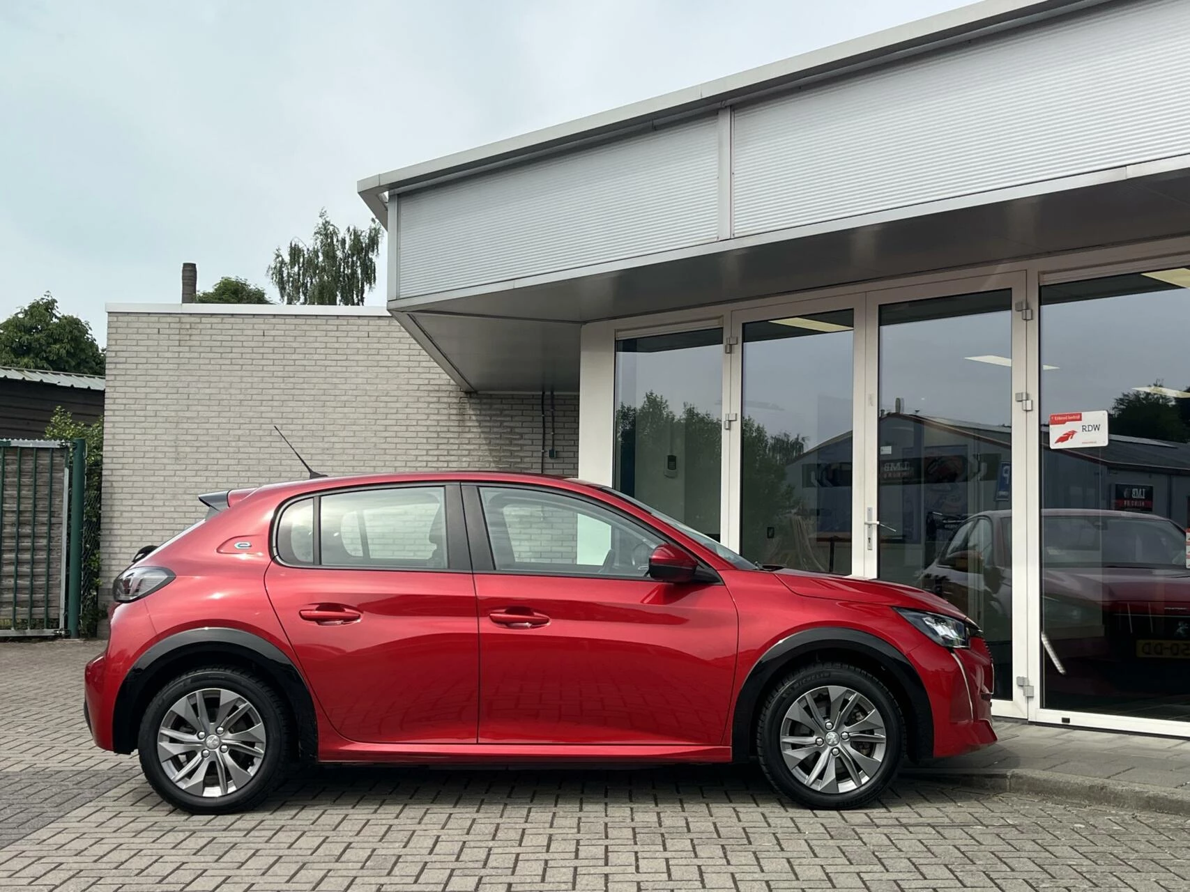 Hoofdafbeelding Peugeot e-208