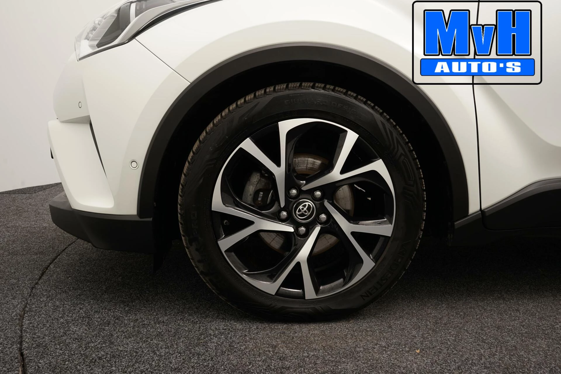 Hoofdafbeelding Toyota C-HR