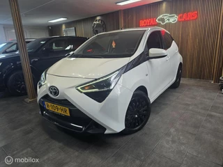 Hoofdafbeelding Toyota Aygo Toyota Aygo 1.0 VVT-i x-clusiv / A. Camera / Clima / Carplay