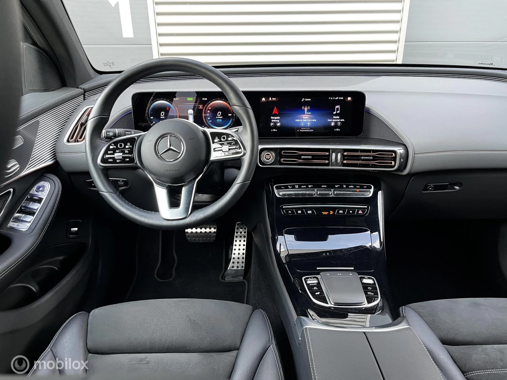 Hoofdafbeelding Mercedes-Benz EQC