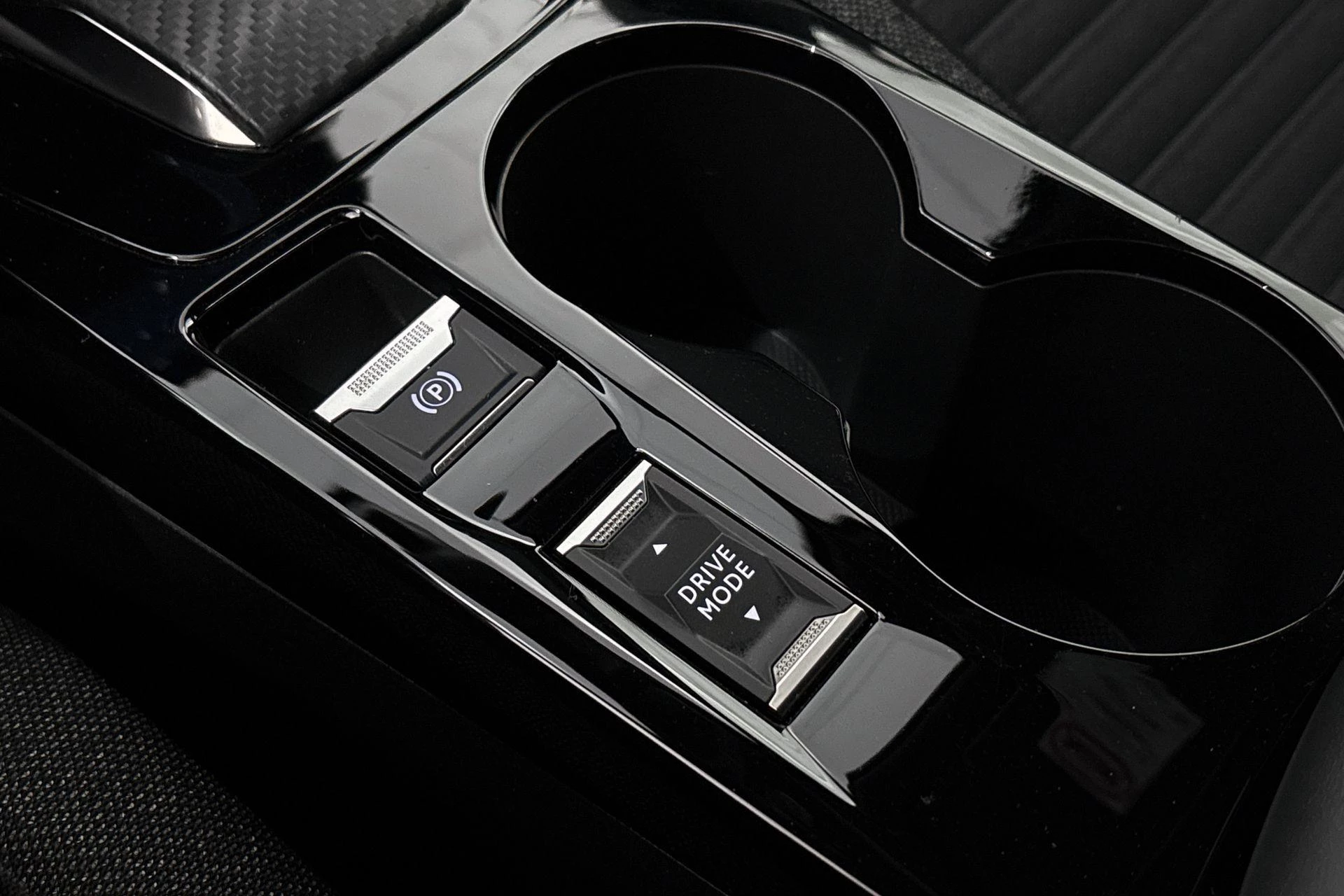 Hoofdafbeelding Peugeot e-2008