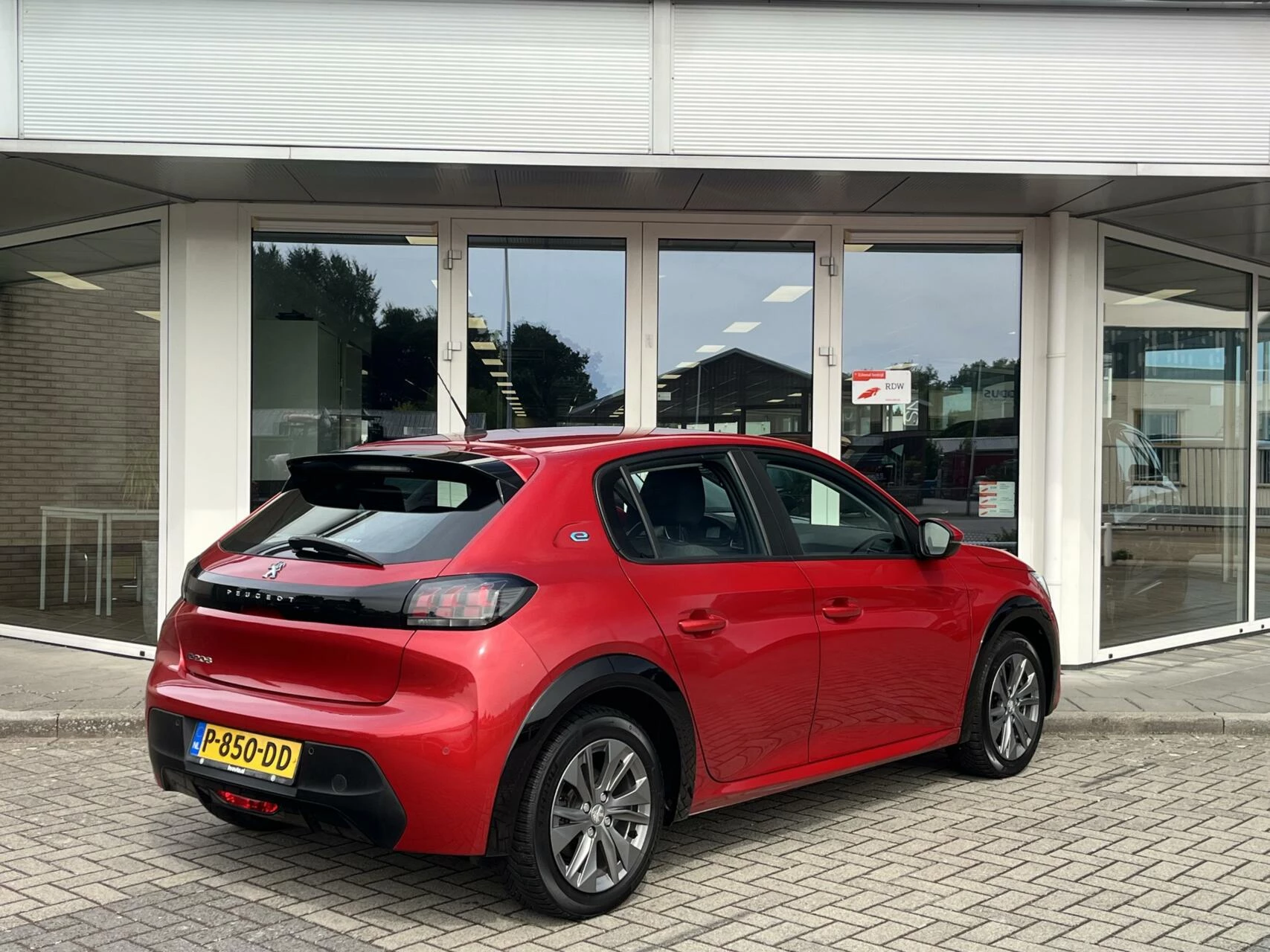 Hoofdafbeelding Peugeot e-208