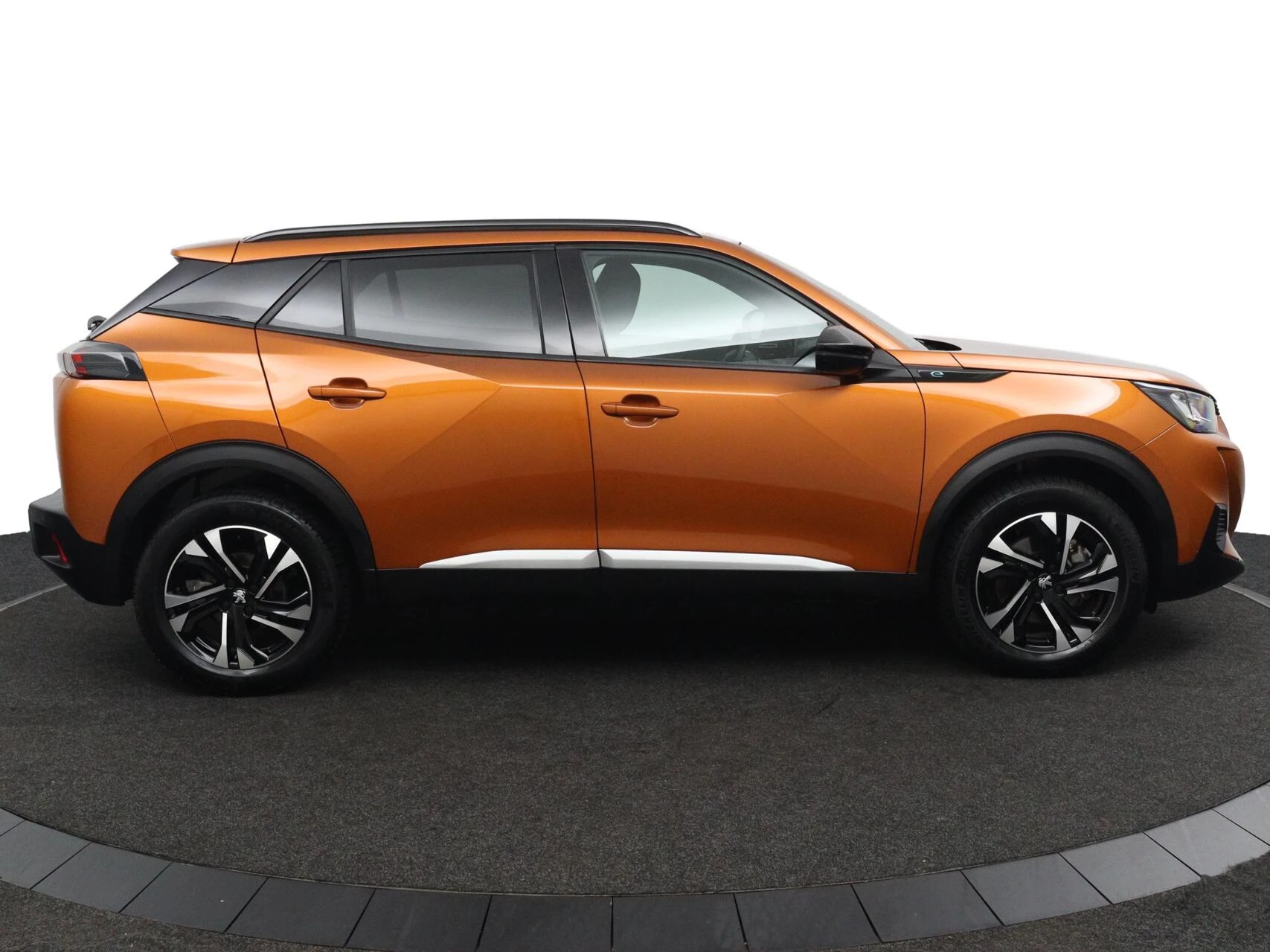 Hoofdafbeelding Peugeot e-2008