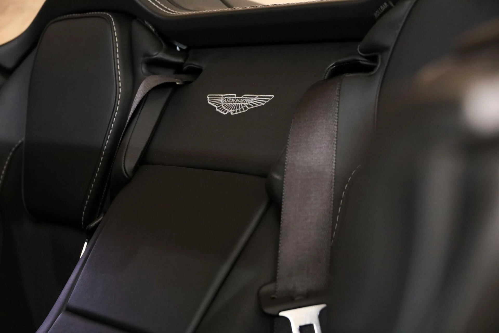 Hoofdafbeelding Aston Martin V12 Vanquish