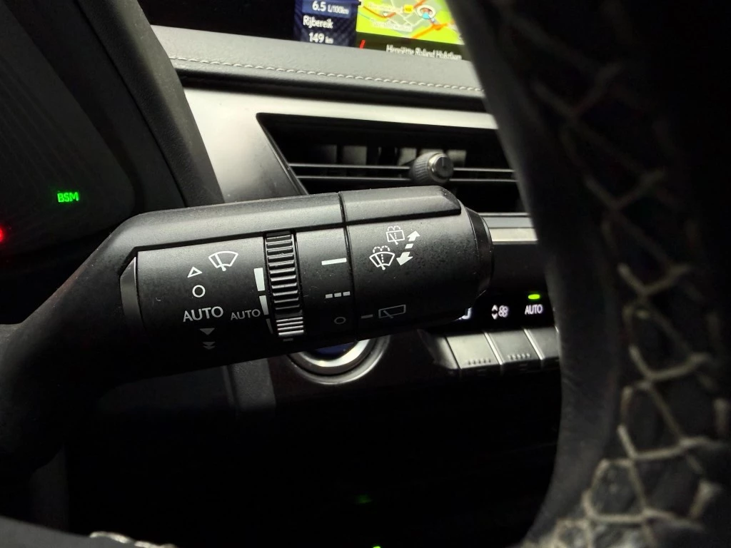 Hoofdafbeelding Lexus UX