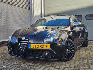Hoofdafbeelding Alfa Romeo Giulietta Alfa Romeo Giulietta 1.4 T Sport LPG G3 bj 2013 AUTOMAAT Vol Opties !! Nette auto!