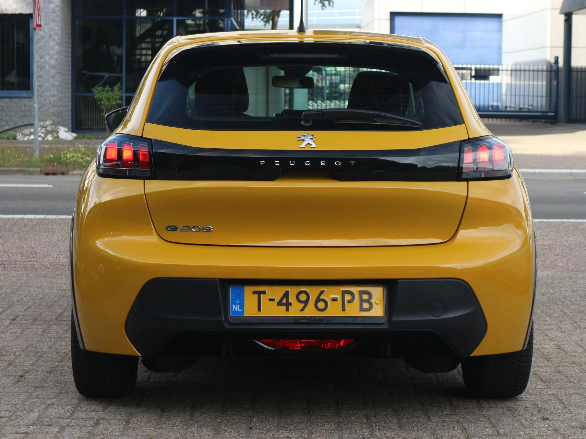 Hoofdafbeelding Peugeot e-208
