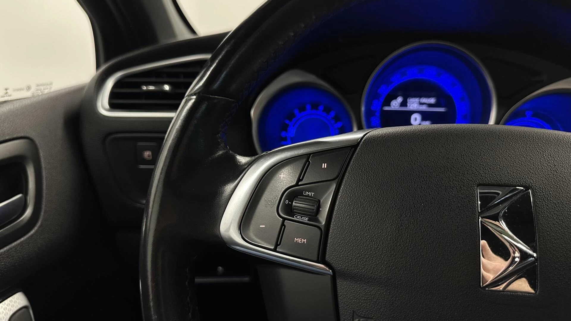 Hoofdafbeelding DS DS 4