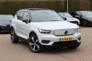 Volvo XC40 Recharge P8 AWD R-Design / SoH 92,1% / Trekhaak / Panoramadak / Camera / Keyless / Harman Kardon / 19'' / Half leder / Stuur+Stoelverwarming / DAB / Dodehoek / ACC
